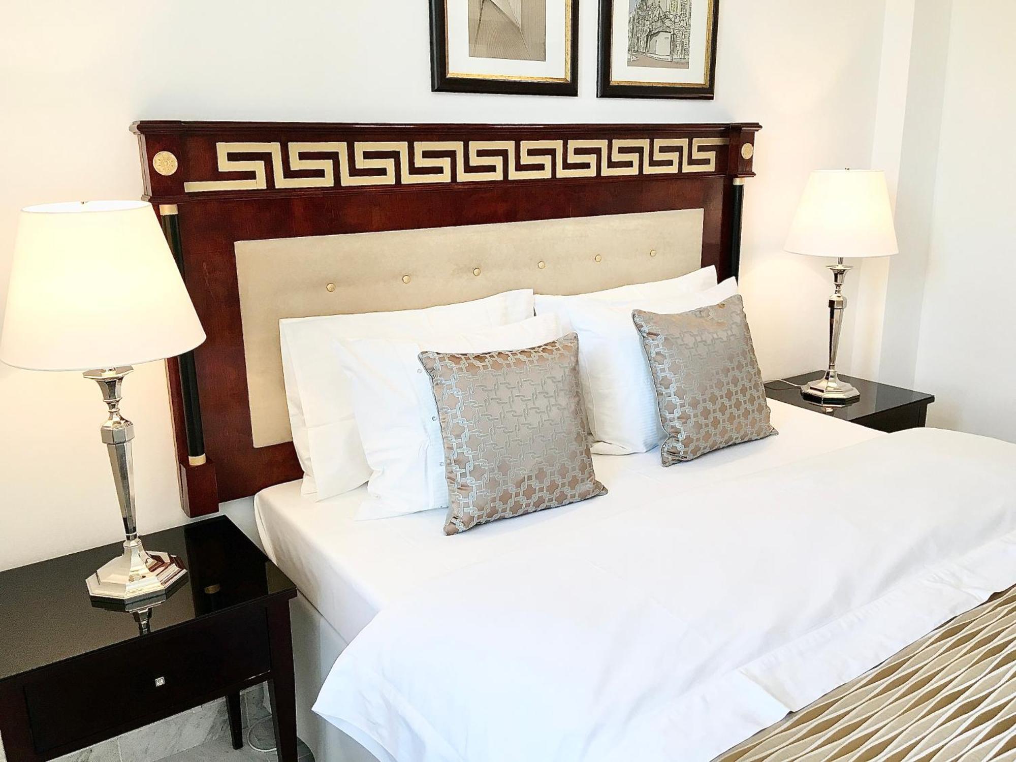 Mondrian Luxury Suites & Apartments Market Square IV Warsaw Bilik gambar