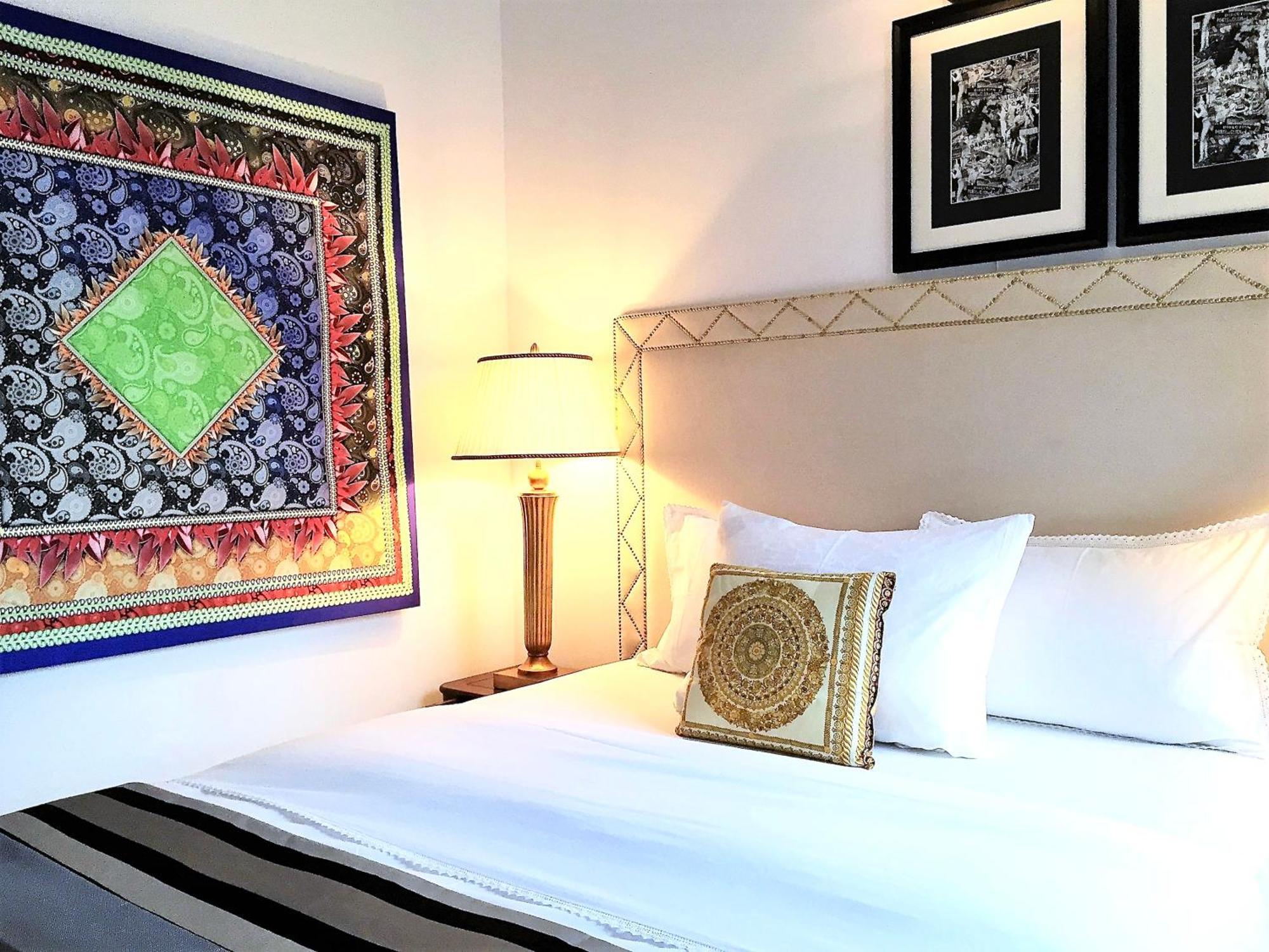 Mondrian Luxury Suites & Apartments Market Square IV Warsaw Bilik gambar