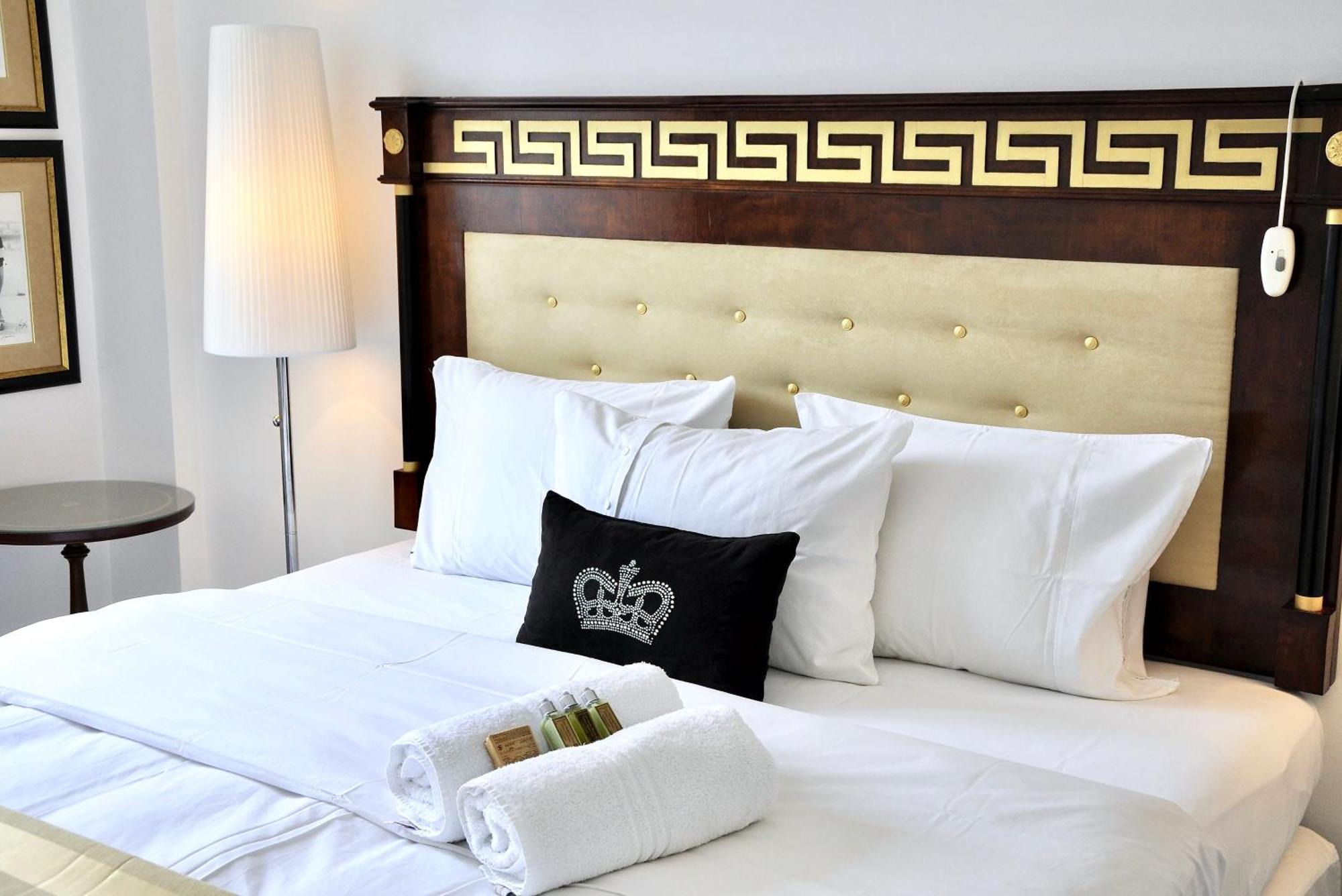 Mondrian Luxury Suites & Apartments Market Square IV Warsaw Bilik gambar