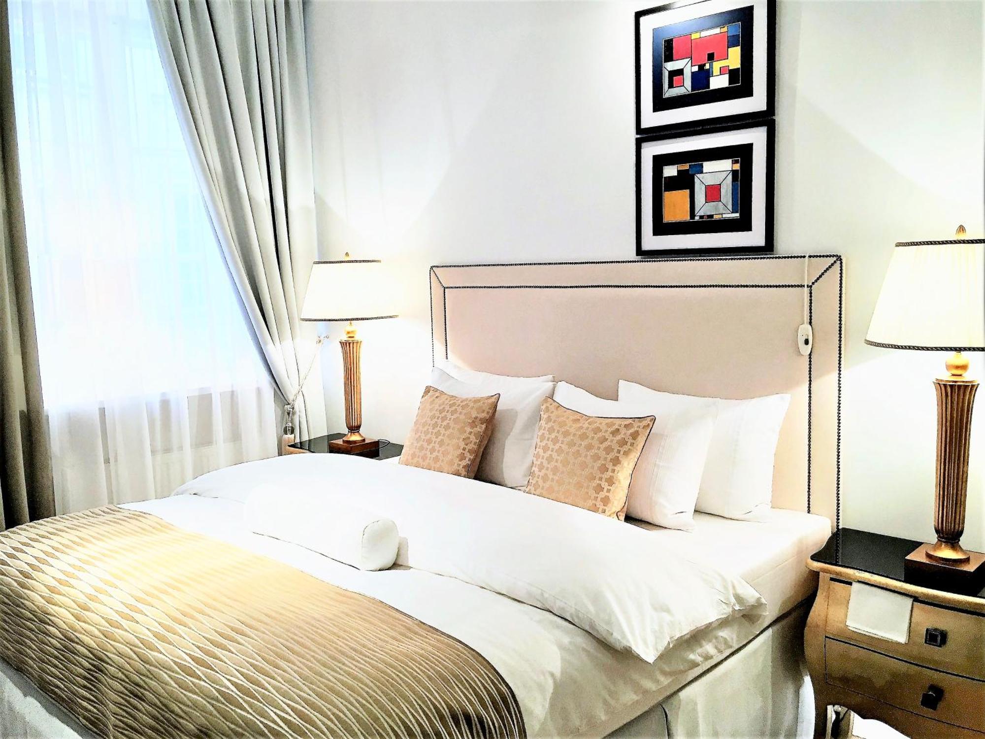 Mondrian Luxury Suites & Apartments Market Square IV Warsaw Bilik gambar