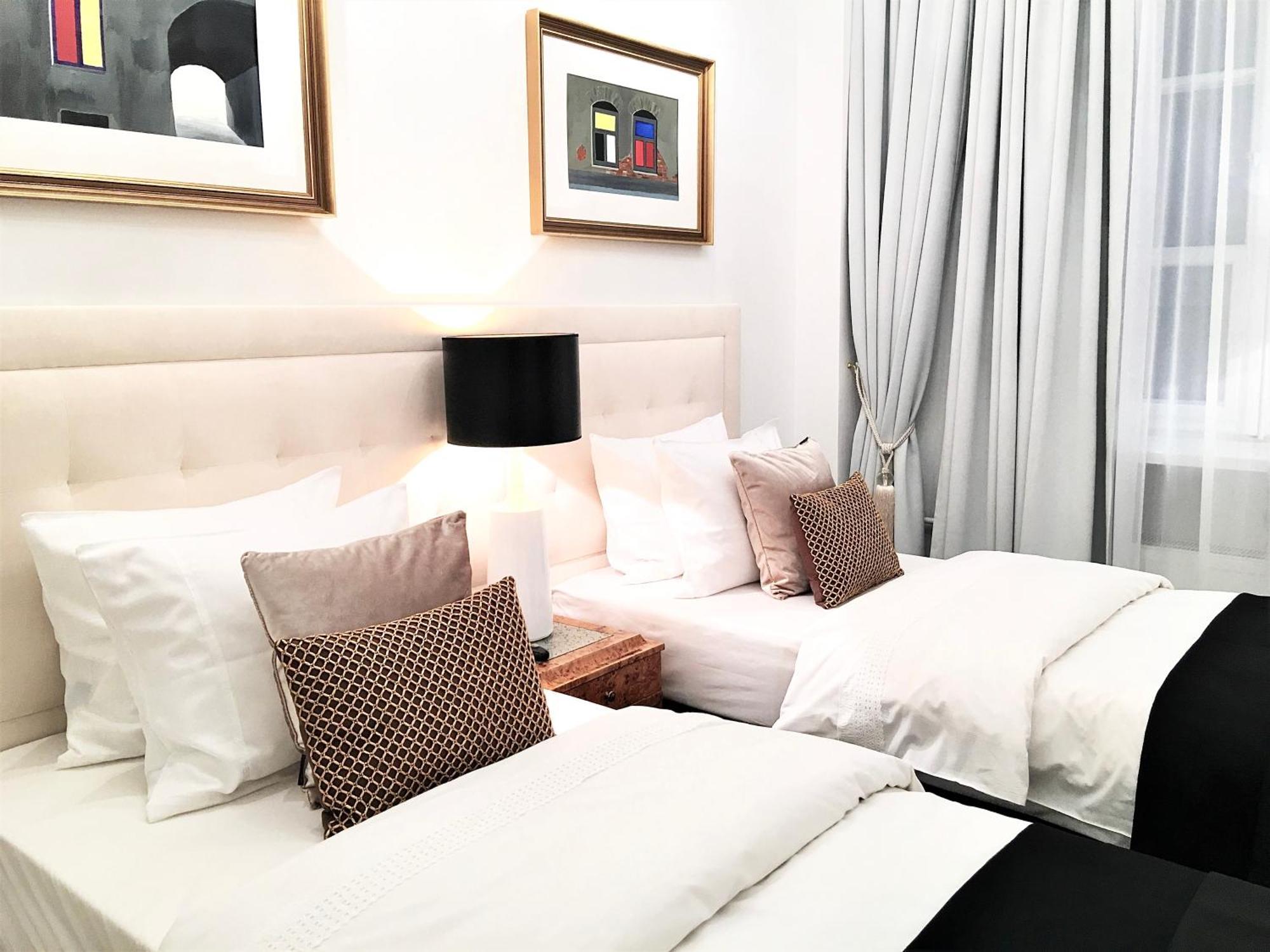 Mondrian Luxury Suites & Apartments Market Square IV Warsaw Bilik gambar
